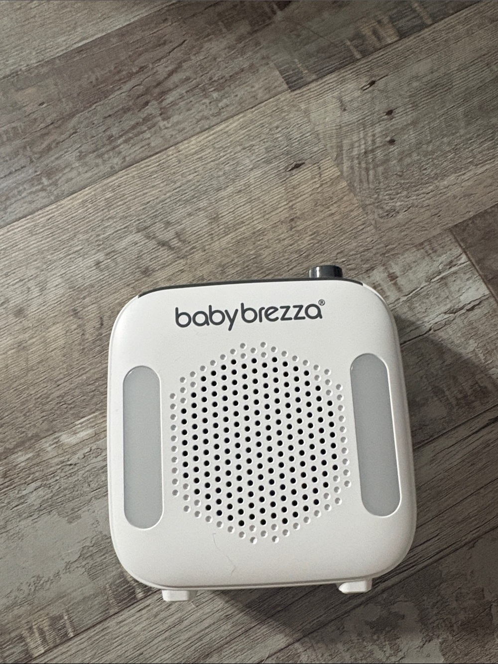 BabyBrezza White Portable Sound Machine - Soothing Sleep Sounds